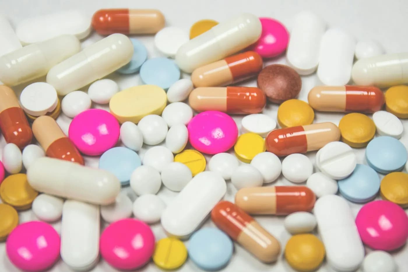 Flaconi e preparati in una farmacia